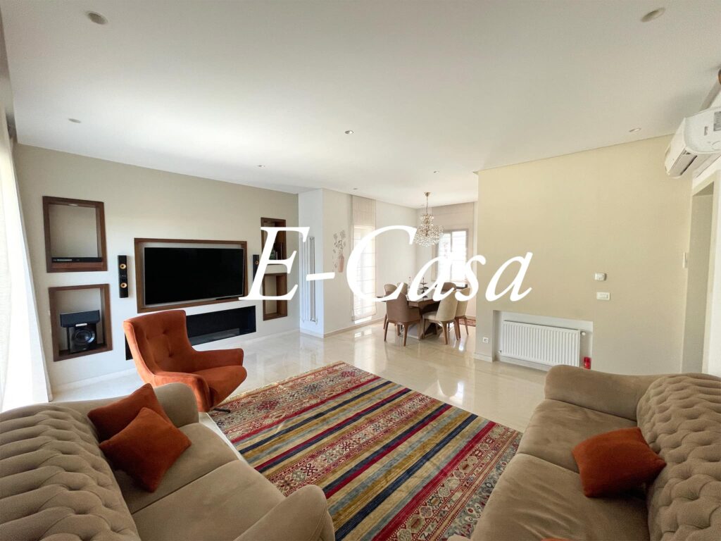 A louer un triplex S+3 richement meublé