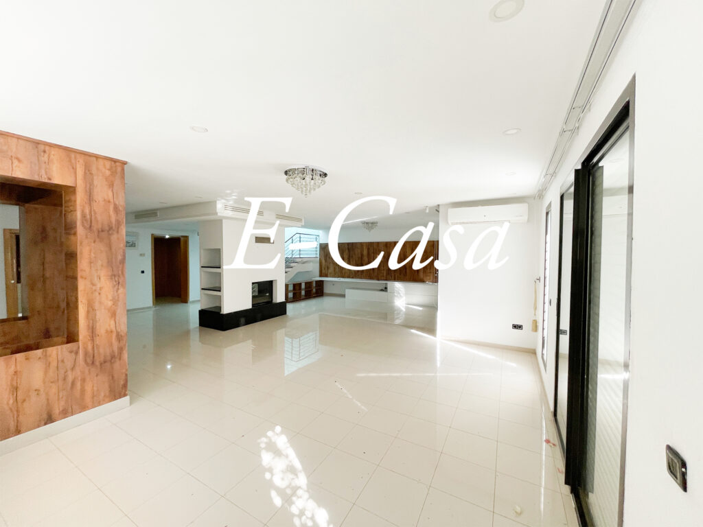 19E2C2F4-318F-4EA0-8410-600EE379BEC9