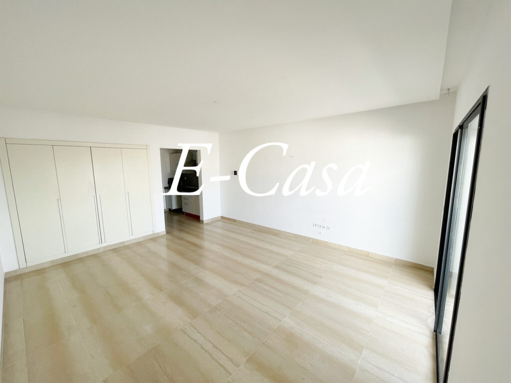 40EEA563-DA96-4C0F-8F2C-3CE87607900F